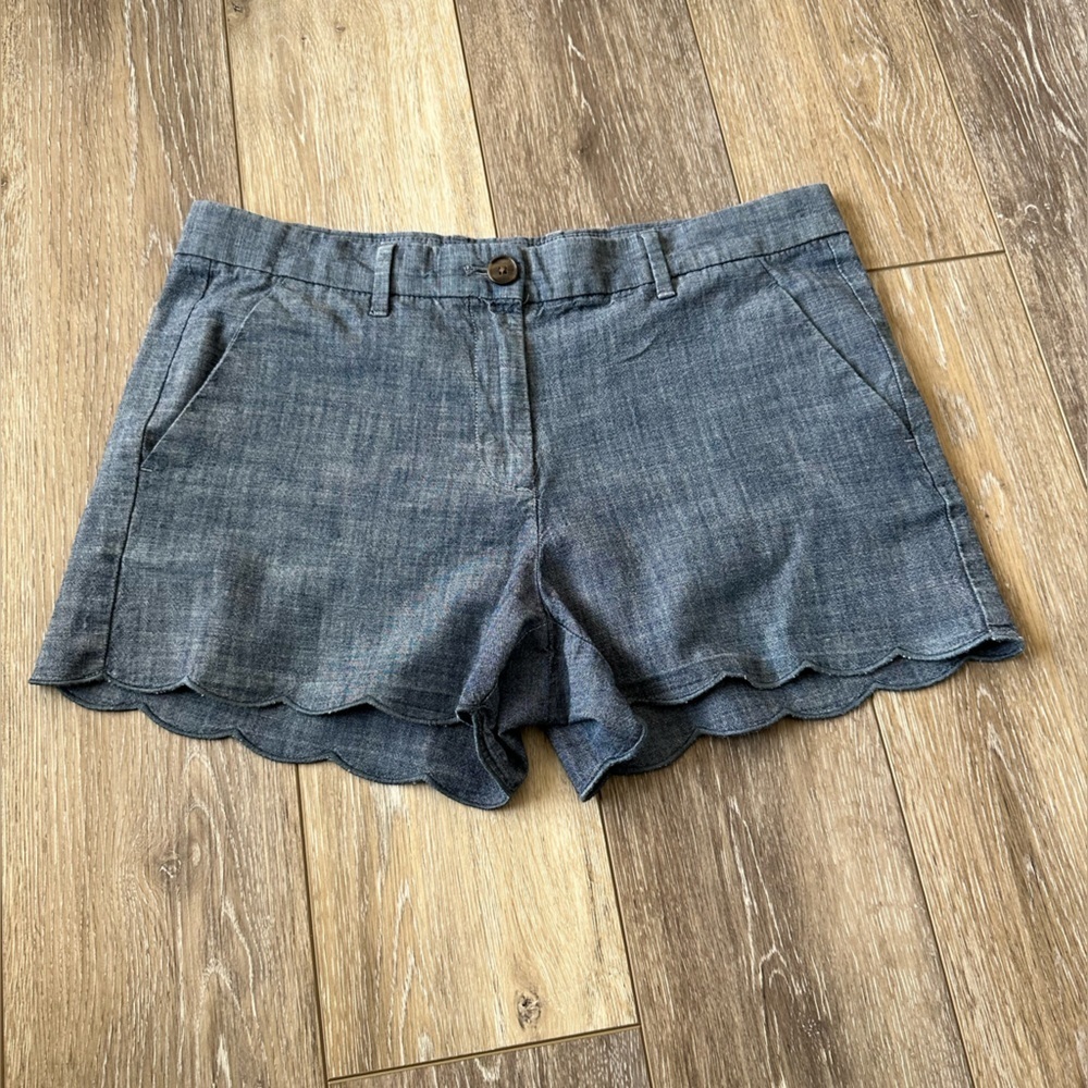 🛍️ Gap 100% cotton 2 inches shorts great condition.
